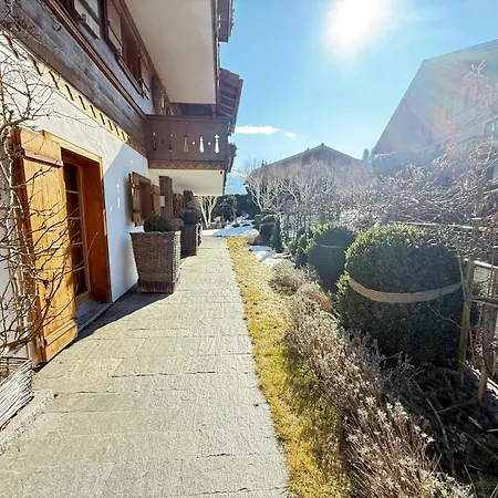 Holiday home Warm And Spacious Surrounded By Greenery *