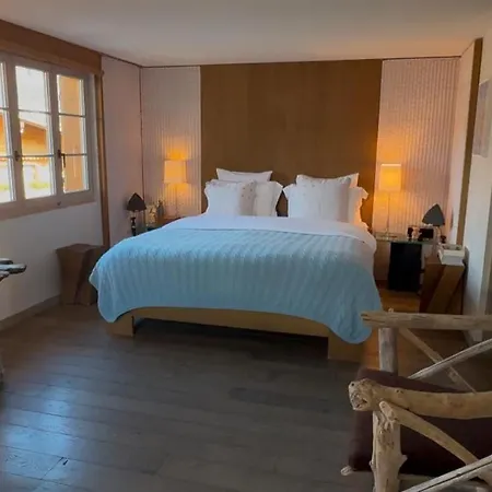Warm And Spacious Surrounded By Greenery *